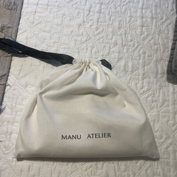 Manu Atelier three zipper shoulder bag in ivory - Picture 5 of 5